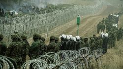 Polonya - Belarus sınırında bekleyiş sürüyor