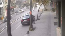 Bağcılar'daki binanın patladığı anlar kameraya yansıdı