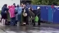 Rusya'da yaşlılar çöpten yiyecek topladı