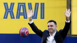 Xavi, Barcelona'da eski ekibi topluyor