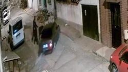 Eskişehir’de, kaçmaya çalışırken aracını bekçilerin üzerine sürdü