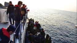 Aydın'da Yunanistan'ın ölüme terk ettiği 62 göçmen kurtarıldı