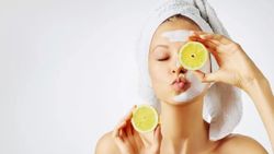 Limon sayesinde güzellik merkezine gitmeden parlak bir cilde kavuşun