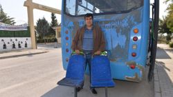 Hatay'da halk otobüsünün koltuklarını çalan hırsızlar yakalandı
