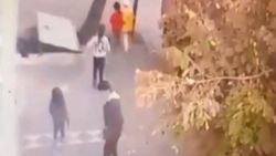 Sultangazi’de, sokakta oynayan kız çocuğuna taciz kamerada