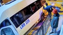 Esenyurt'ta aracına sürttü diye motosikleti tekmeledi