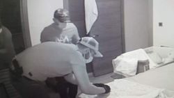 Bursa'da bebek kamerasına takılan hırsızlık şüphelileri yakalandı