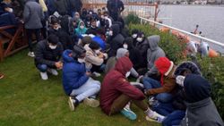 Tekirdağ'da balıkçı teknesinde 193 kaçak göçmen yakalandı