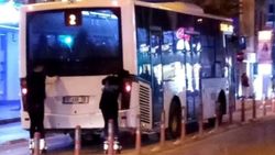 Balıkesir'deki patenli gençlerin tehlikeli yolculuğu