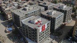 İzmir'deki deprem konutları kasımda sahiplerini bulacak