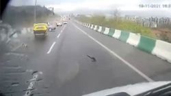 Bursa'da kayan aracın çarptığı taksi takla attı