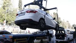 Şişli'de korsan taksiye ve yolcuya ceza yağdı