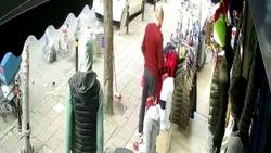 Esenyurt'taki hırsız, deneyip beğendi yeleği çalıp gitti