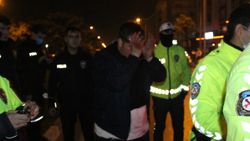 İzmir'de kaçmaya başlayan alkollü sürücü, Manisa'da kaza yaptı