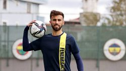 Diego Rossi az ama öz oynuyor