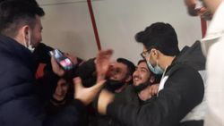 İstanbul'da Azerbaycanlı üniversite öğrencileri metroda şarkı söyledi