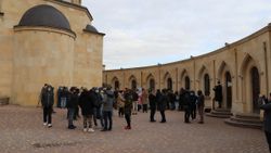 Ukrayna'da camide koronavirüs aşı merkezi açıldı
