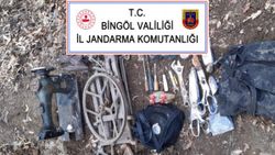Bingöl'de 11 odalı terörist sığınağı imha edildi