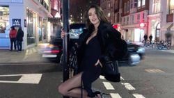 Tuvana Türkay, Londra'da