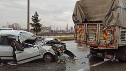 Kahramanmaraş'ta otomobil, kamyona arkadan çarptı