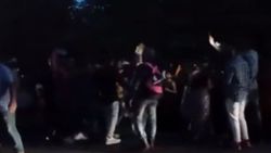 Hindistan'da kamyonet yol kenarındaki insanlara çarptı