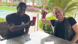 Mario Balotelli, Haluk Levent aracılığıyla 6 aileye yardım etti