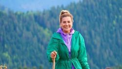 Ayla Çelik, Artvin’den köy evi aldı
