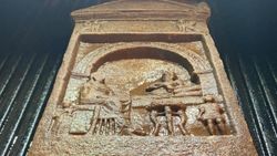 Aydın'da 1900 yıllık mezar taşını jandarmaya satmaya çalışan 5 kişi yakalandı