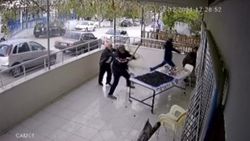 Hatay'da oğlu ve torunu, evini boşaltmasını istediği için darbetti