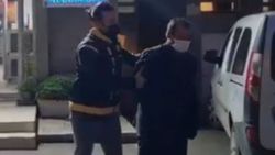 İzmir'de maddi yardım aldığı çiftin evini soydu
