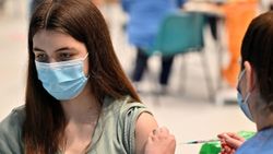 İngiltere: Koronavirüs aşısı, 5 yıl kilit önemde olacak