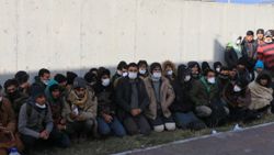 Erzincan'da 56 düzensiz göçmen yakalandı