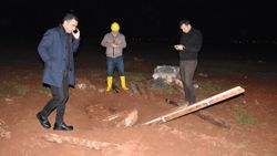 Kütahya’da, 1500 yıllık mezar stelini çıkarırken yakalandılar