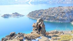 Bitlis'teki dünyanın ikinci büyük krater gölü beyaza büründü