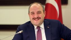 Mustafa Varank üçüncü kez baba oldu