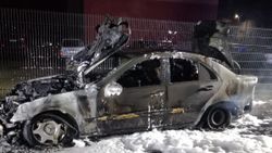 Almanya'da, cami otoparkında araç kundaklandı