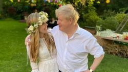 Boris Johnson'ın kızı oldu
