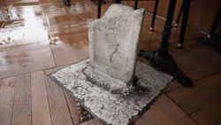 Eyüpsultan'da kebapçıdaki kıble taşı ilgi görüyor