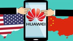 Huawei, gelirlerinin üçte birini kaybetti