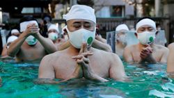 Japonya'da 'koronavirüs bitsin' duası