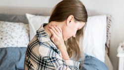 Yaşlandıkça artan en yaygın 5 ağrı ve çözüm yolları