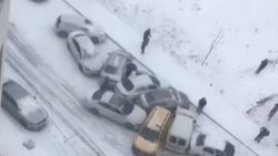 Malatya’da 10 aracın birbirine girdiği anlar kamerada