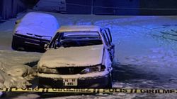 İstanbul'da yanan otomobilde erkek cesedi bulundu