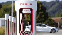 Tesla modelleri ve şarj istasyonları Türkiye'ye geliyor