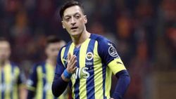 Fenerbahçe'ye Mesut Özil şoku! Antalya kampına gidemeyecek...