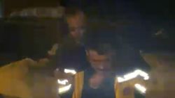 Çorum’da, sağlık çalışanı hastayı sırtında taşıdı