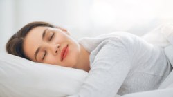 1 dakikada uykuya dalmaya yardımcı olan 4-7-8 tekniği
