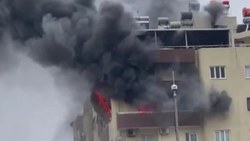Adana'da dehşet: Çocuklarının bulunduğu evi ateşe verdi