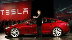 Tesla, 800 binden fazla aracını geri çağırıyor