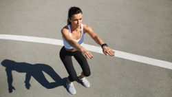Squat hareketinde ağrı hissetmenin 4 nedeni